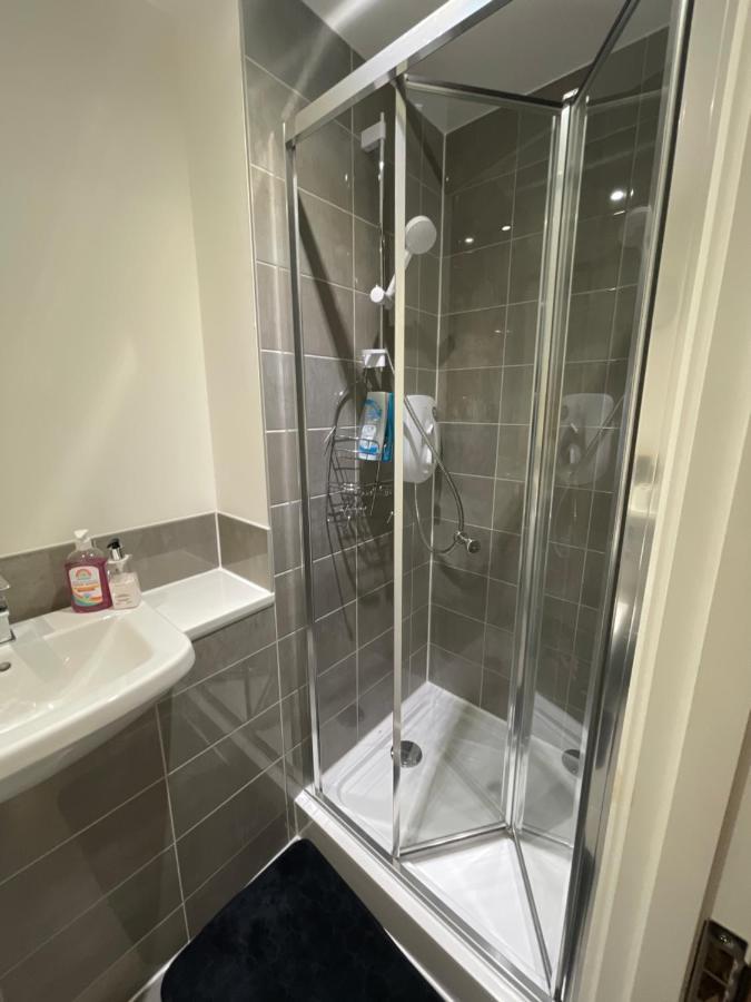 New Modern King Size Room With Ensuite And Parking Manchester Esterno foto